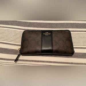 Authentic Coach Wallet